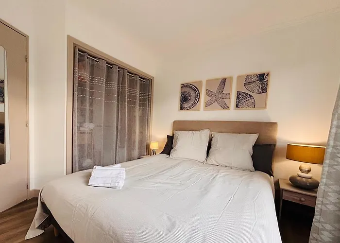 F2 Dans Résidence Avec 3 Piscines